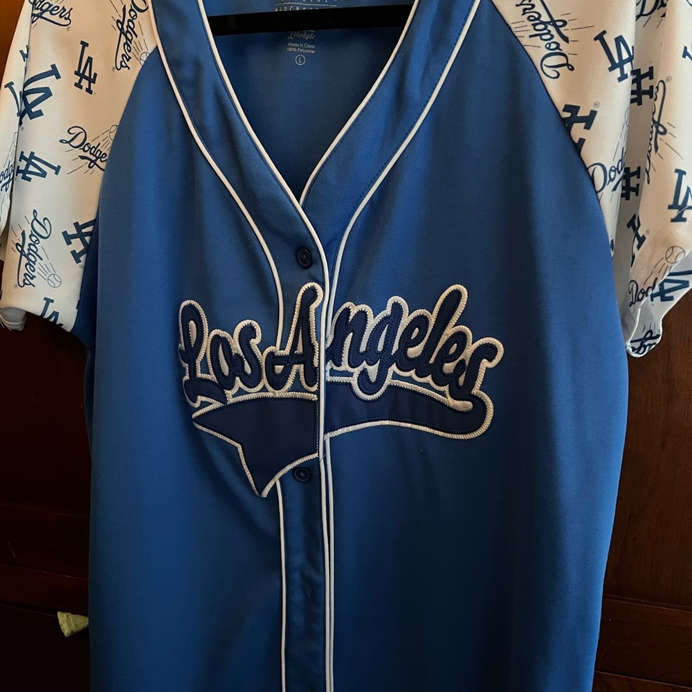 Dodger jersey, woman’s